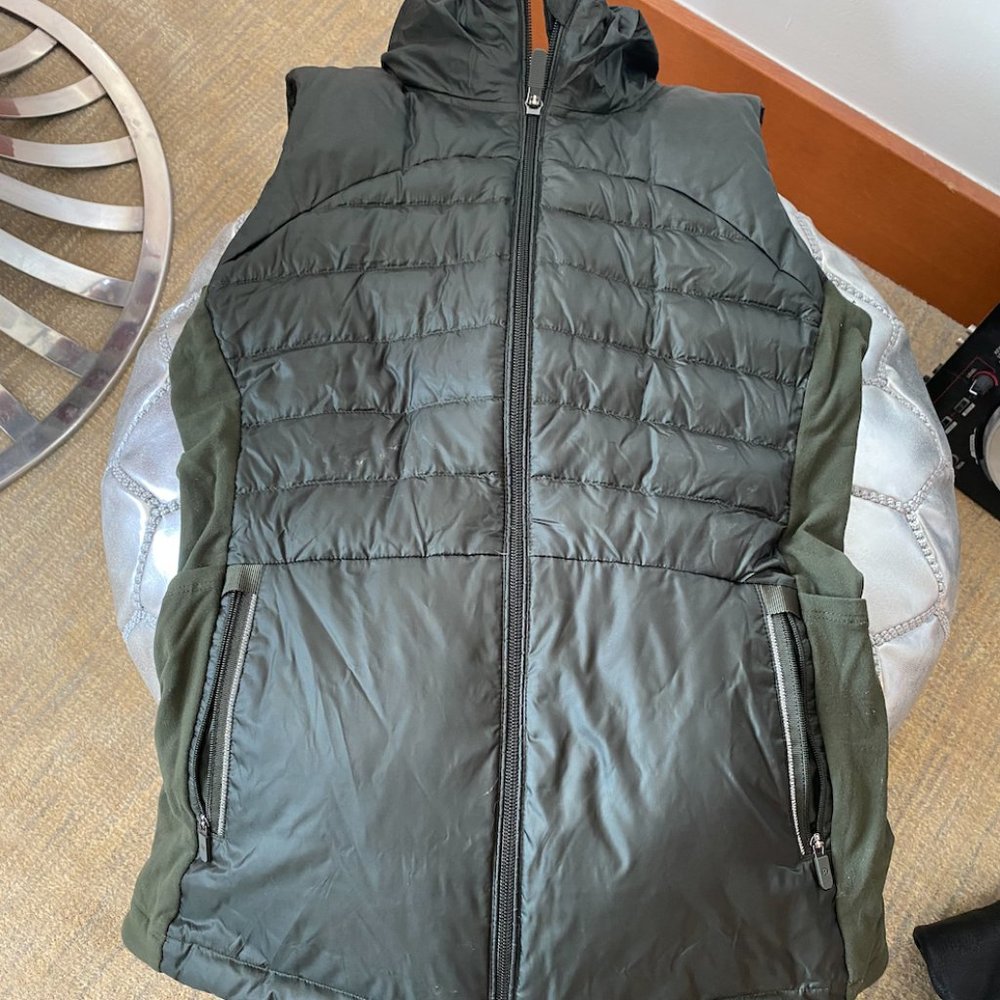 LuluLemon forrest green fitted vest